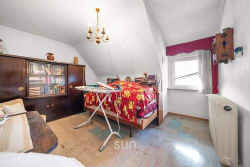 CHARMANTES SCHLAFZIMMER - 