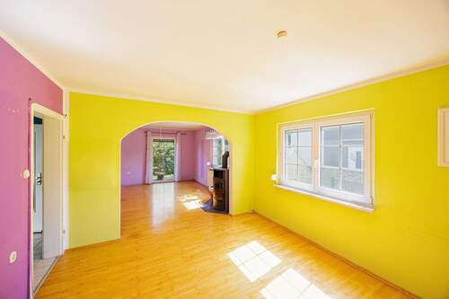 Wohn- / Esszimmer - 7 Zimmer Mehrfamilienhaus, Wohnhaus zum Kaufen in Freiberg am Neckar