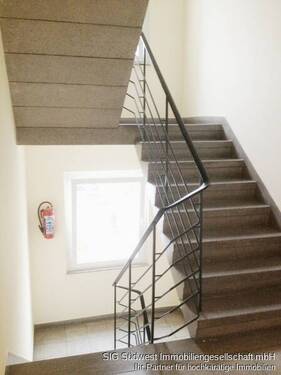 Treppen - 3 Zimmer Etagenwohnung zur Miete in Pforzheim