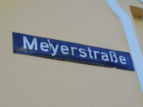 Straßenschild - 3 Zimmer Etagenwohnung zur Miete in Hamburg