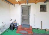 Eingangstür in der überdachten Terrasse - 3 Zimmer Reihenmittelhaus zum Kaufen in Wahlstedt