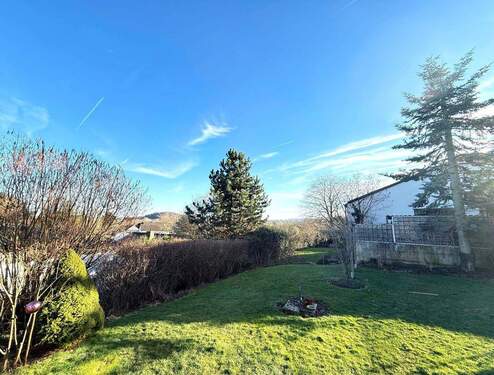 Blick in den Garten - 5 Zimmer Einfamilienhaus in Aachen