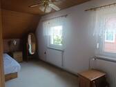 Schlafzimmer 1 OG - 