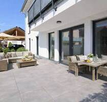 Barrierefreier Wohntraum: Erstbezug mit Garten, Terrasse & Carports in Goldbach.