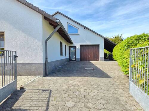 Zufahrt & Garage - 