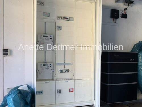 Schaltschrank für Nebengebäude und Batterie - 