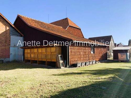 Teil des Gartens mit Rückseite Remise - 