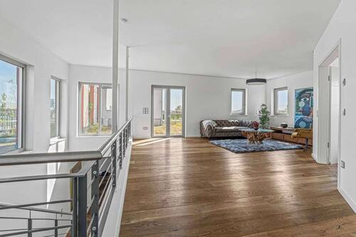 Wohnbereich - 8 Zimmer Etagenwohnung in Berlin