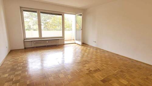 Wohnzimmer - 4 Zimmer Etagenwohnung zum Kaufen in Wiesbaden