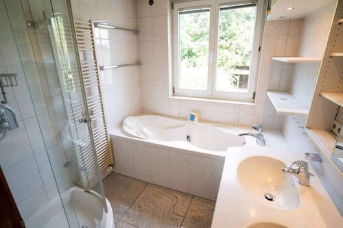 BADEZIMMER
- 