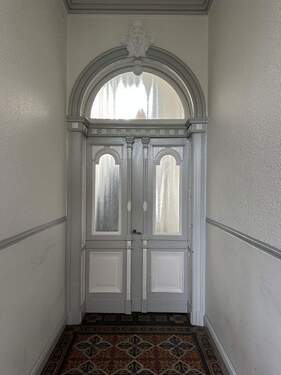 Zwischentüre Treppenhaus - 1 Zimmer Etagenwohnung zur Miete in Düsseldorf