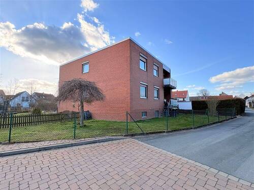 Die Hausansicht - 4 Zimmer Etagenwohnung in Baddeckenstedt