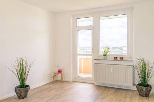 Wohnzimmer Vergleichswohnung - 3 Zimmer Etagenwohnung zur Miete in Chemnitz