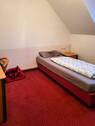 Schlafzimmer - Mehrfamilienhaus, Wohnhaus mit 665,00 m² in Hillerse / Volkse zum Kaufen