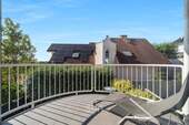 GEMÜTLICHER BALKON - 