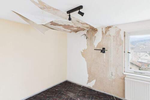 Schlafzimmer 4 OG (mit Wasserschaden) - 