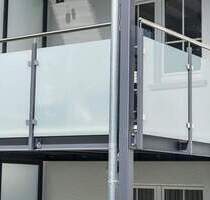 Modernisierte und helle 2,5-Zimmer-Wohnung mit Sonnenbalkon zum Wohlfühlen, neue Böden & Bad! - Bogen