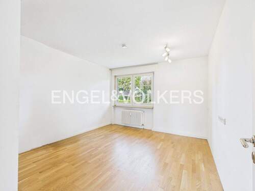 Schlafzimmer - Etagenwohnung mit 122,00 m&sup2; in Krefeld zum Kaufen