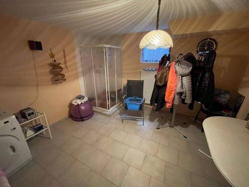 Keller/Wirtschaftsraum/Dusche/ - 