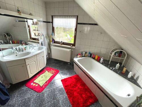 Badezimmer im Obergeschoss - 