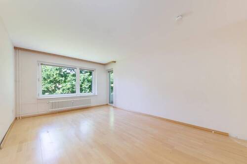 Gut geschnittenes Wohnzimmer - Etagenwohnung mit 65,00 m&sup2; in Reinbek zum Kaufen
