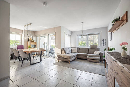 Wohnzimmer - 2 Zimmer Etagenwohnung zum Kaufen in Mainz