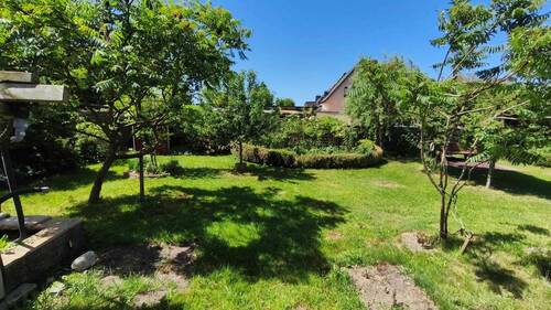 Garten - 6 Zimmer Mehrfamilienhaus, Wohnhaus zum Kaufen in Uetersen
