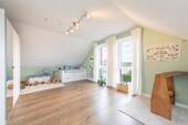Lichterfülltes Kinderzimmer - 