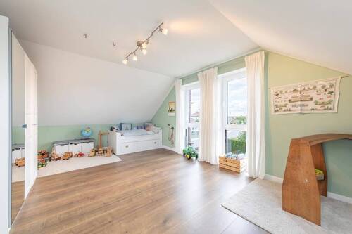 Lichterfülltes Kinderzimmer - 
