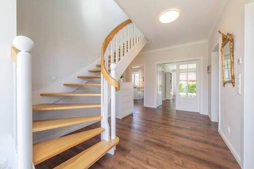 Herzlich willkommen! - 7 Zimmer Einfamilienhaus in Ratzeburg