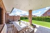 ... mit Zugang zur Terrasse. - 