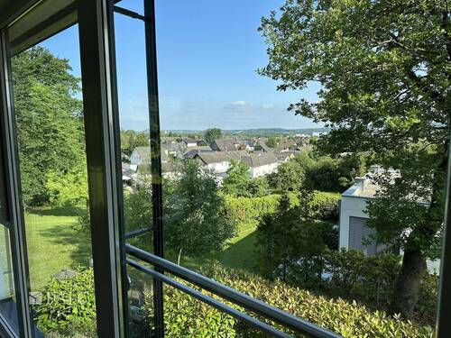 Ausblick - 3 Zimmer Etagenwohnung in Hennef