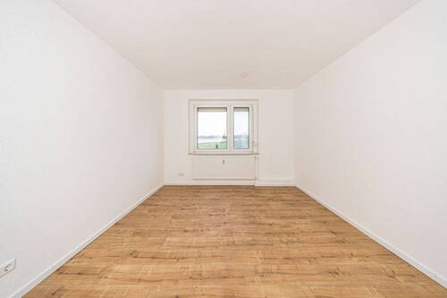 Wohnzimmer - 3 Zimmer Etagenwohnung in Borna