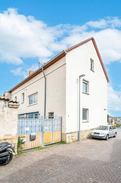 Tor zum Grundstück - 8 Zimmer Einfamilienhaus in Bubenheim