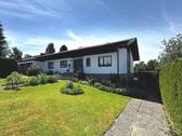 Außenansicht Nordostseite - Gehobenes Wohnhaus mit großzügigem Grundstück, Pool sowie zwei Garagen in Isny im Allgäu