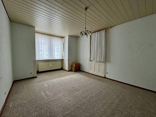 Wohnzimmer - 3 Zimmer Etagenwohnung zum Kaufen in Stuttgart