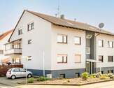 Bild 1 - Frisch Renovierte 3 Zimmer 90qm Wohnung inkl Stellplatz & Kellerraum