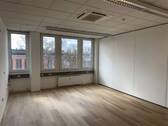 Büro, linker Eingang vom Büro - 