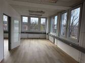 Eckbüro linke Seite vom Büroei - 