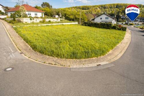 RE/MAX Immobilien Delux Grundstück in Düppenweiler zu verkaufen - Grundstück in Beckingen / Düppenweiler