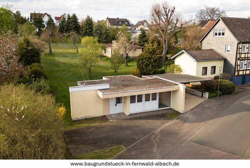 Sicht auf das Grundstück - 
