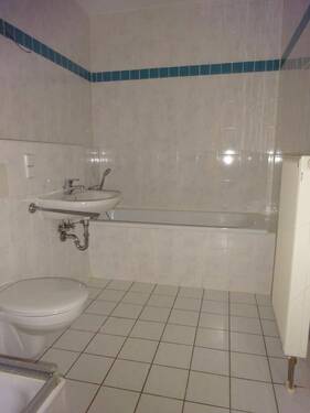 Bad - 3 Zimmer Etagenwohnung in Gera