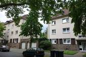 Gesamtobjekt - Zentrumsnahe, ruhig gelegene Wohnung mit Garten und Garage