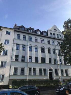 Hausansicht - Gemütliche und moderne 3 Raum WE mit Balkon in Niedrigenergiehaus in ruhiger Lage in Hilbersdorf