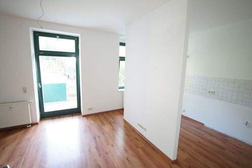 Wohnbereich mit Küche - 3 Zimmer Etagenwohnung in Chemnitz