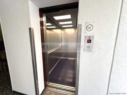 Aufzug - Etagenwohnung mit 83,70 m&sup2; in Essen / Horst zum Kaufen