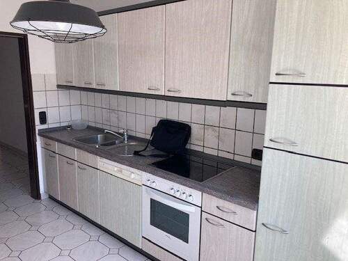 Küche mit Einbauküche - 