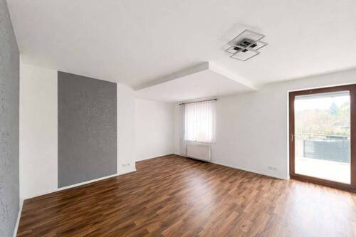 Wohnzimmer - 3 Zimmer Etagenwohnung in Dresden