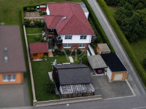 Luftaufnahme - Bildoptimierung mit KI - Mehrfamilienhaus, Wohnhaus mit 180,00 m&sup2; in Bad Rodach / Heldritt zum Kaufen