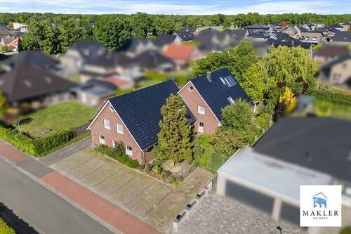 2 - Wohnen und Arbeiten auf hohem Niveau~EFH mit vielseitig nutzbarem Praxisbereich in Westoverledingen